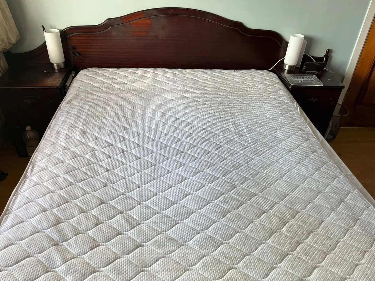 King size bed . Rossmore headboard and lockers - Image 3