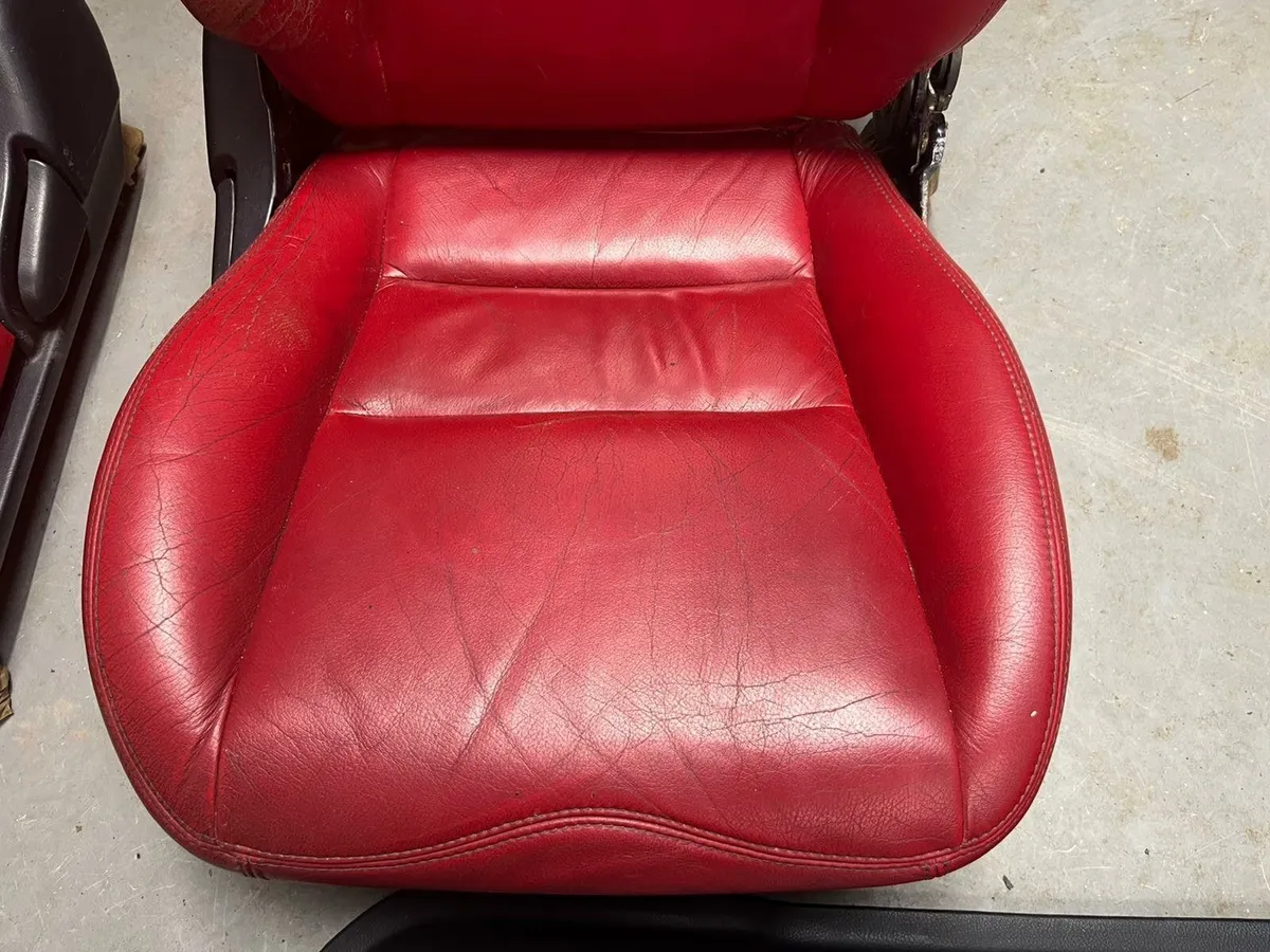 Toyota leather bucket seats - Image 2
