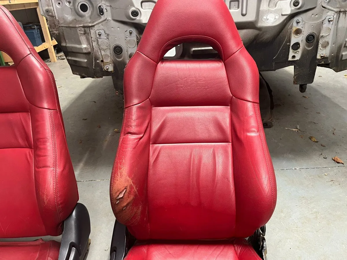 Toyota leather bucket seats - Image 3