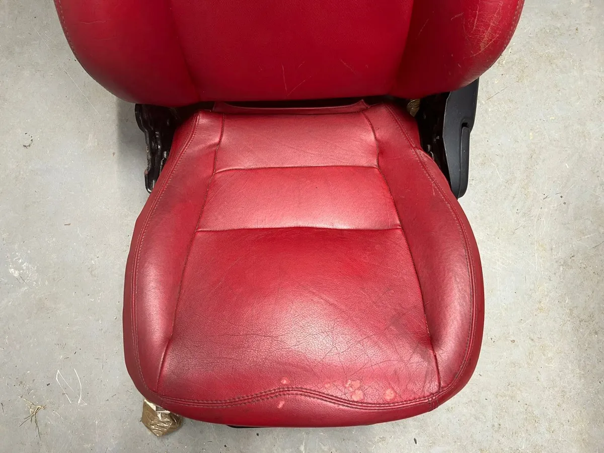Toyota leather bucket seats - Image 4