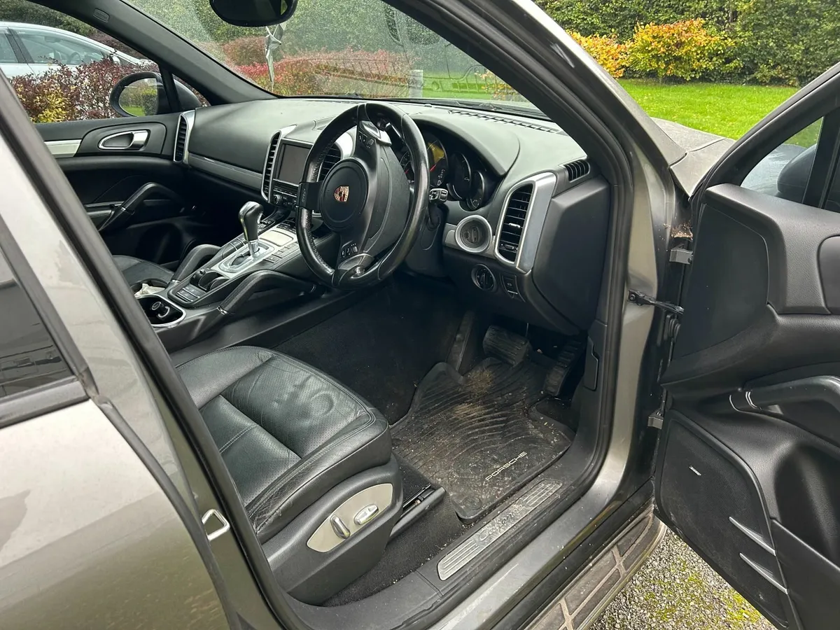 Porsche Cayenne 2011 - Image 3