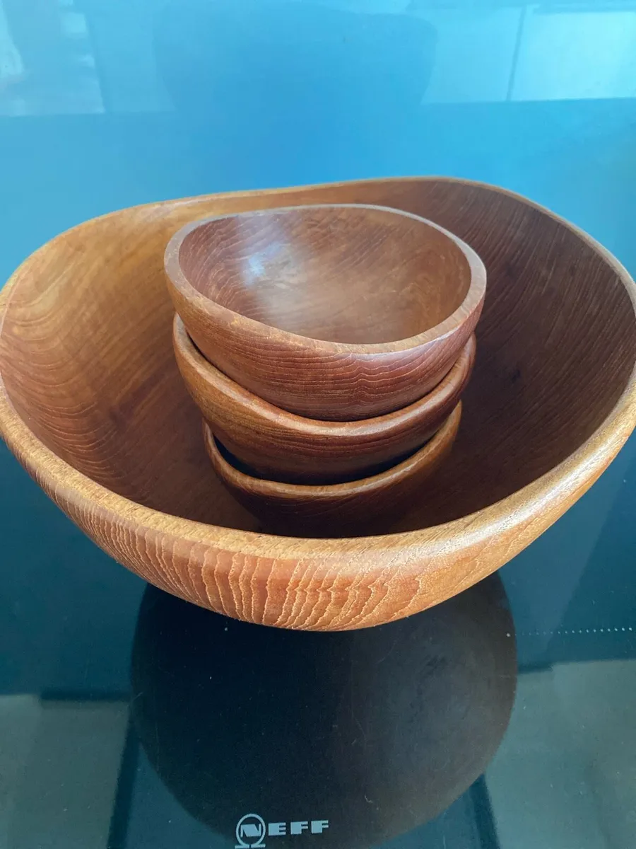 Solid teak salad bowls - Image 1