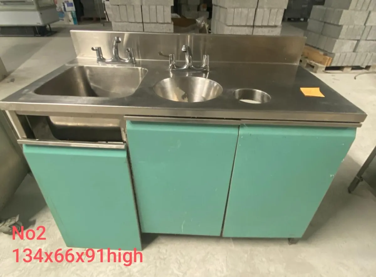 Stainless steel tables - Image 2