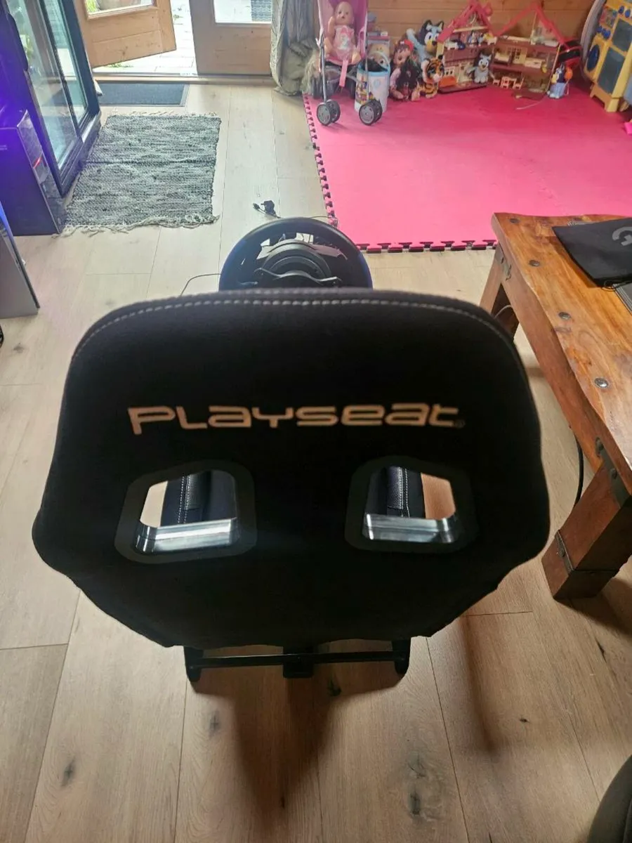 Playseat gaming seat Thrustmaster wheel & pedals - Image 4