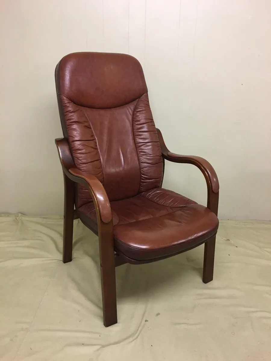 Orthopaedic Chair - Image 2