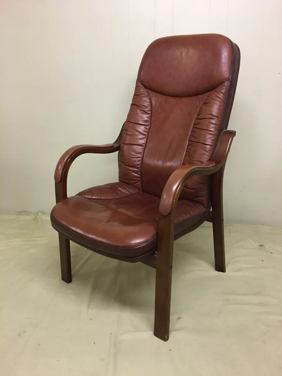 Orthopaedic Chair - Image 3