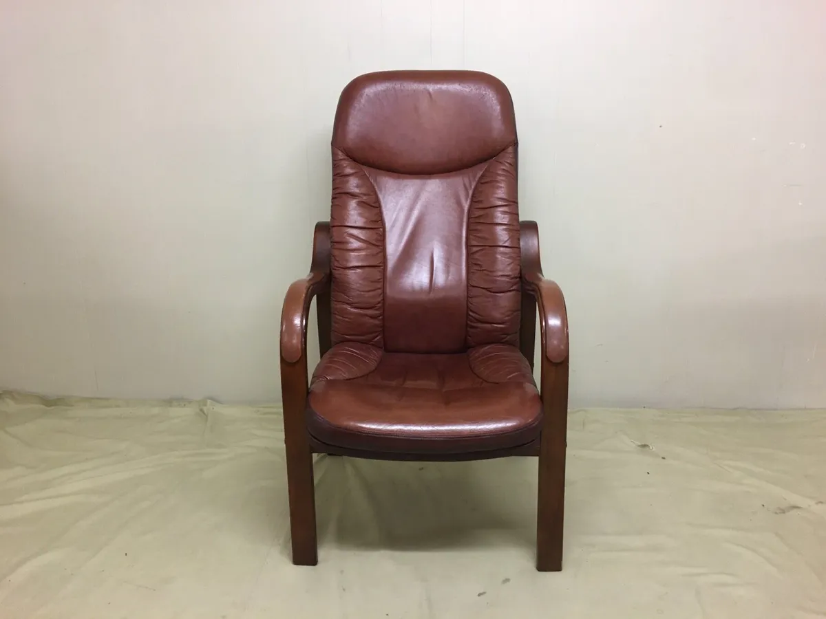 Orthopaedic Chair - Image 4