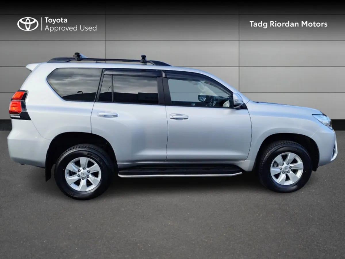 Toyota Land Cruiser LWB COMM A/T - Image 3