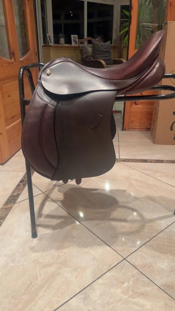 17.5 Working hunter/jumping Saddle - Image 1