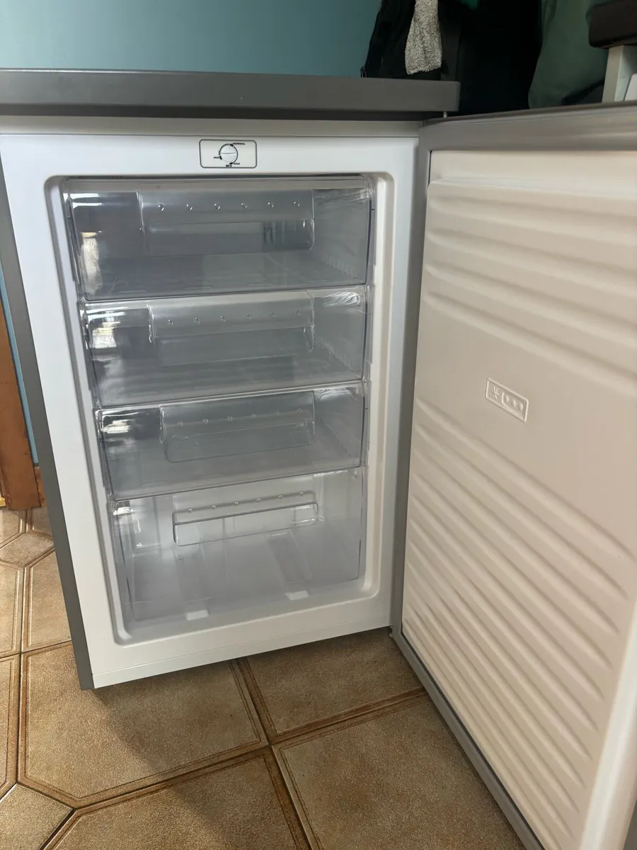 Hoover Under counter Freezer - Image 3