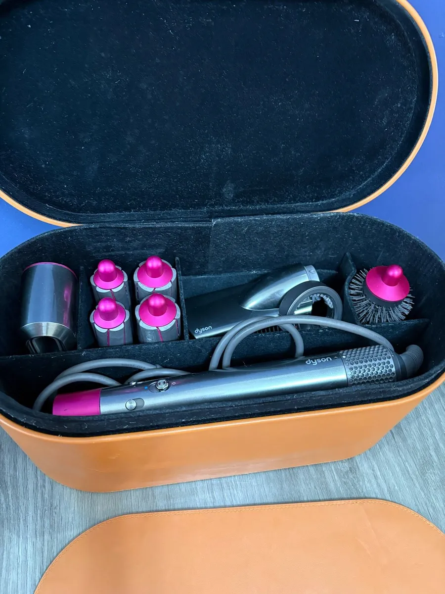 Dyson air wrap - Image 1