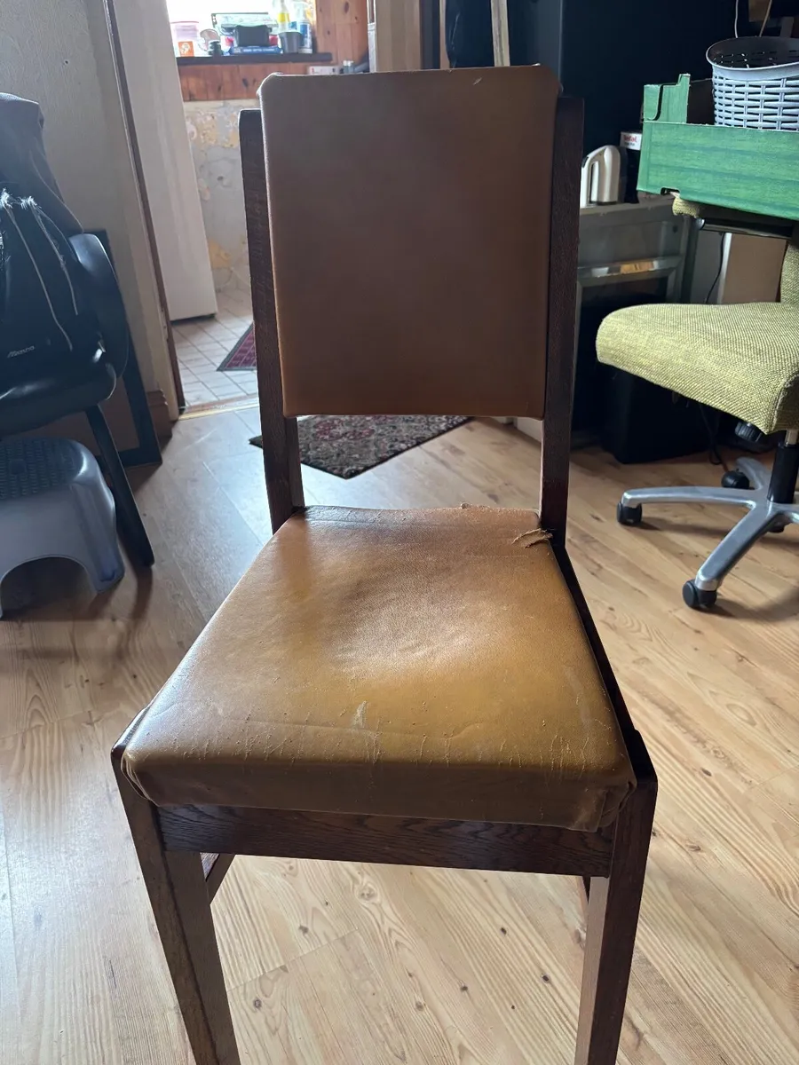 Charming stool chair - Image 4