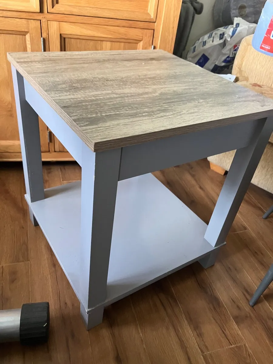 Small coffee table/side table - Image 1
