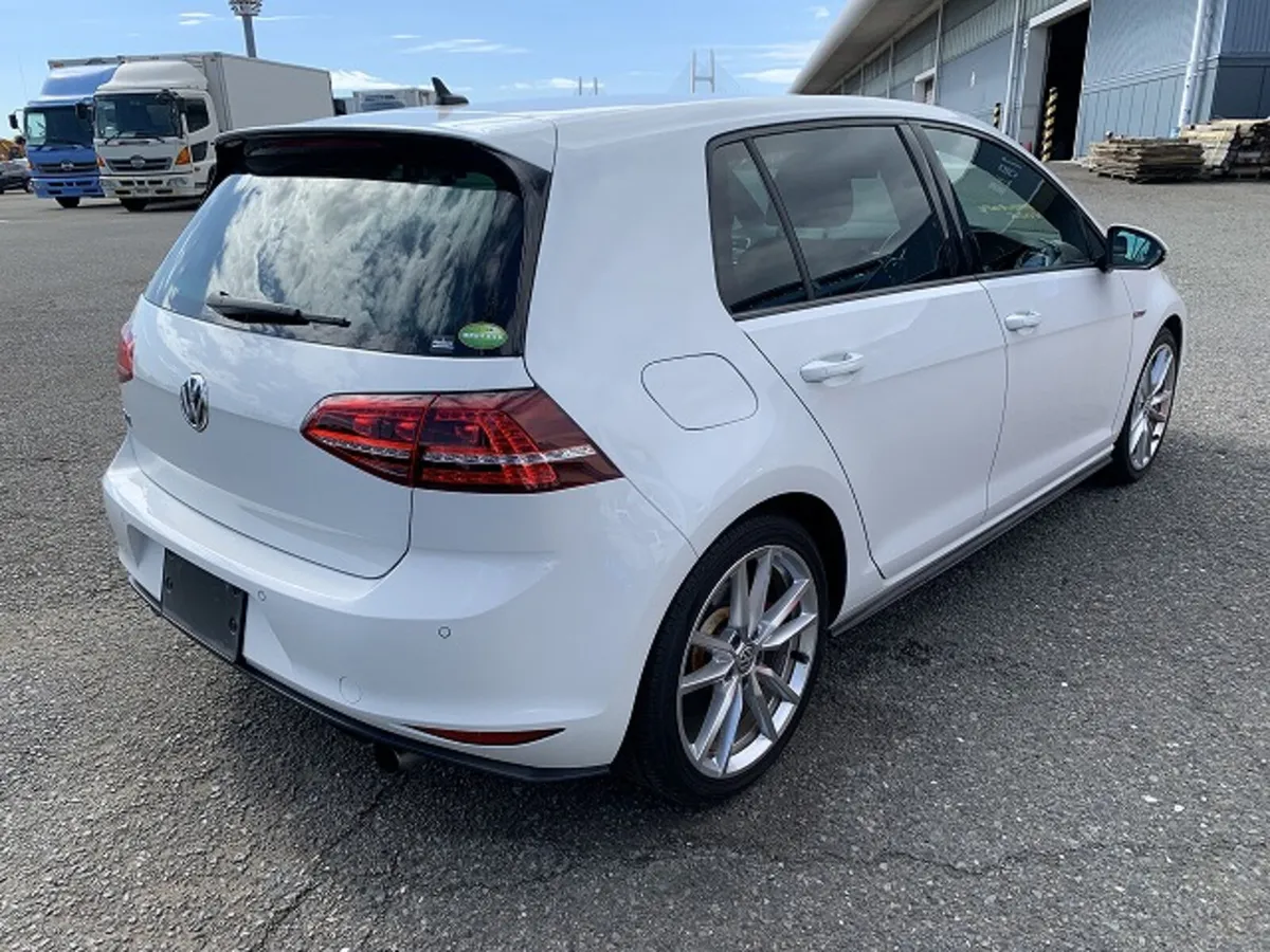 152 Volkswagen Golf GTI - 1 Owner -Pretoria Alloys - Image 3