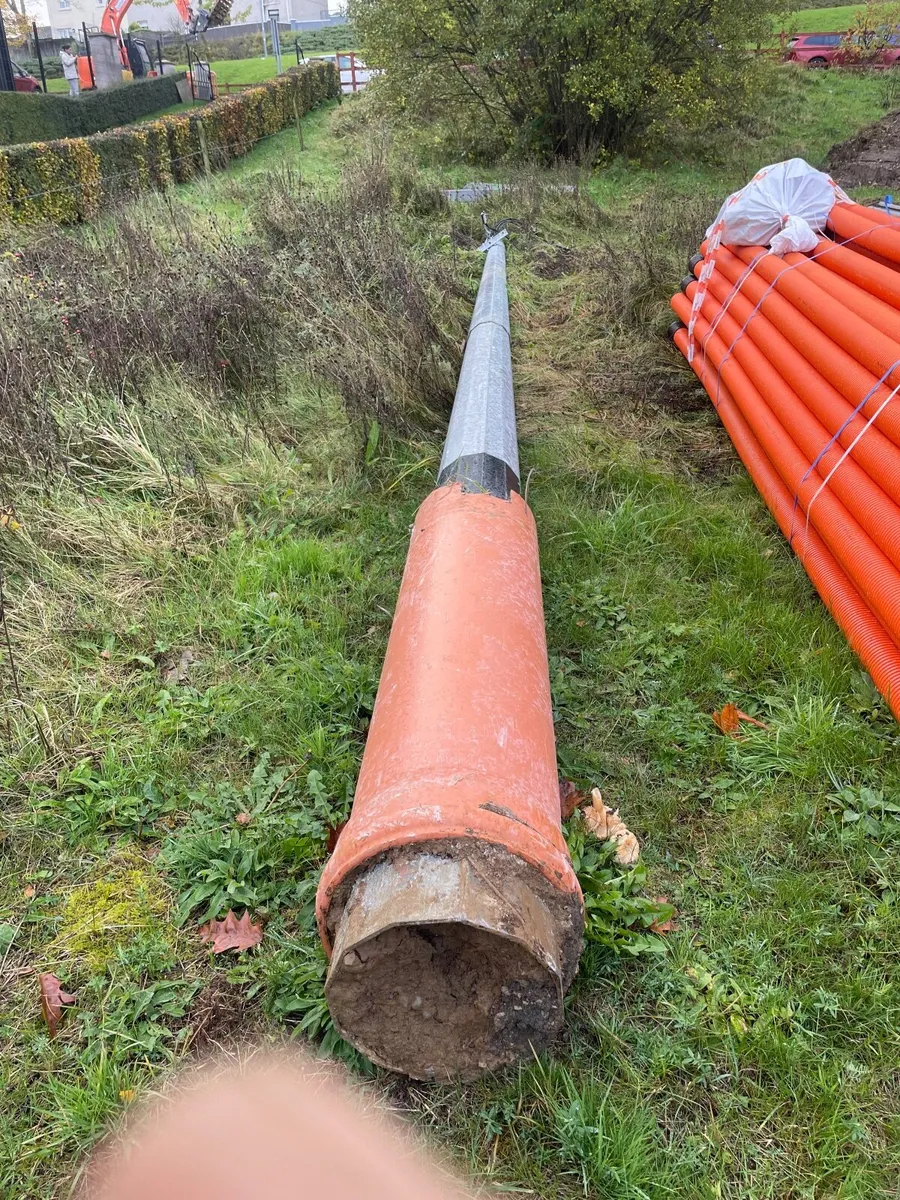 Lamp post/ electric pole - Image 1