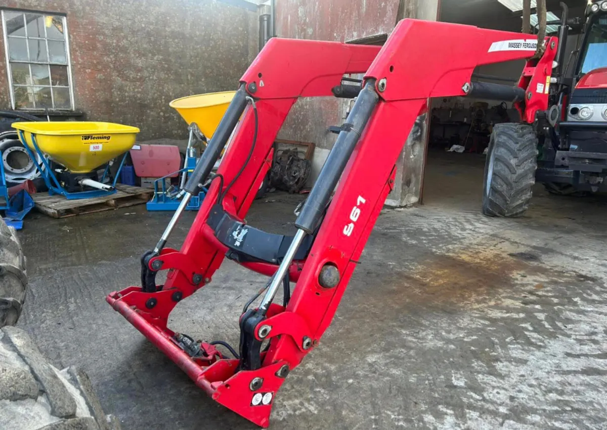 MF 961 Front Loader - Image 2