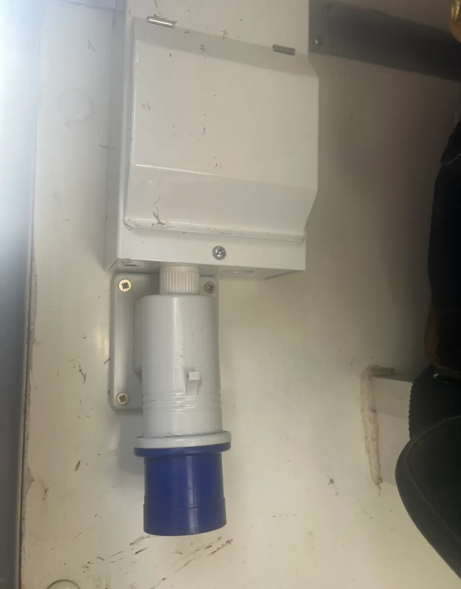 4.5 ton super sonic equi treck 2 box - Image 4