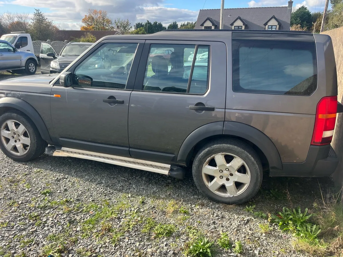2006 Land Rover discovery on springs - Image 3