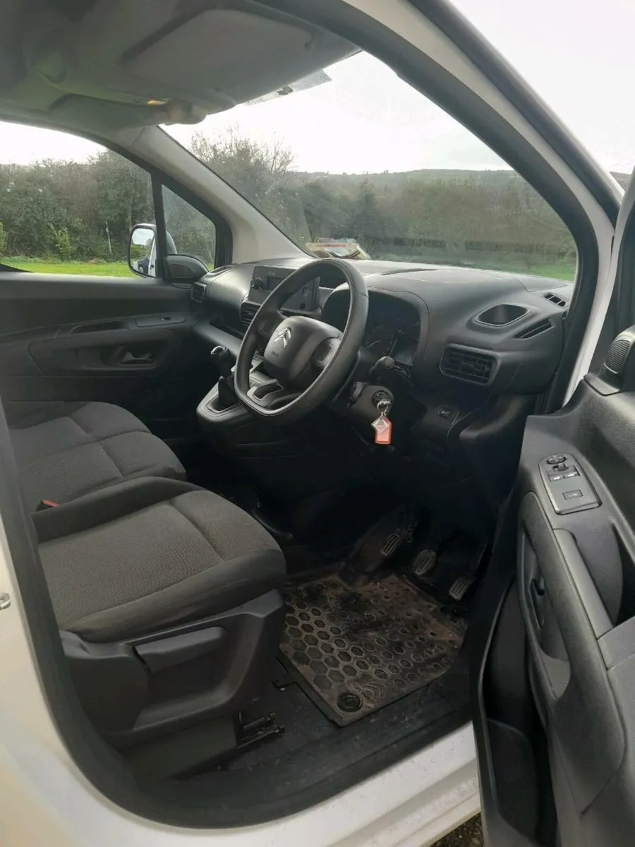 Citroen Berlingo 2021 low km irish van like new - Image 2