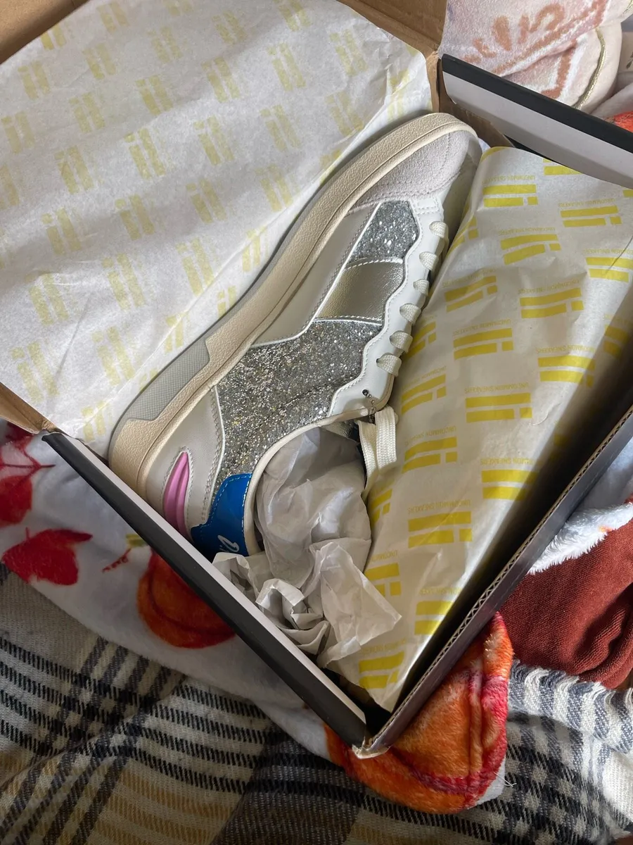 Brand new shoes - Image 4