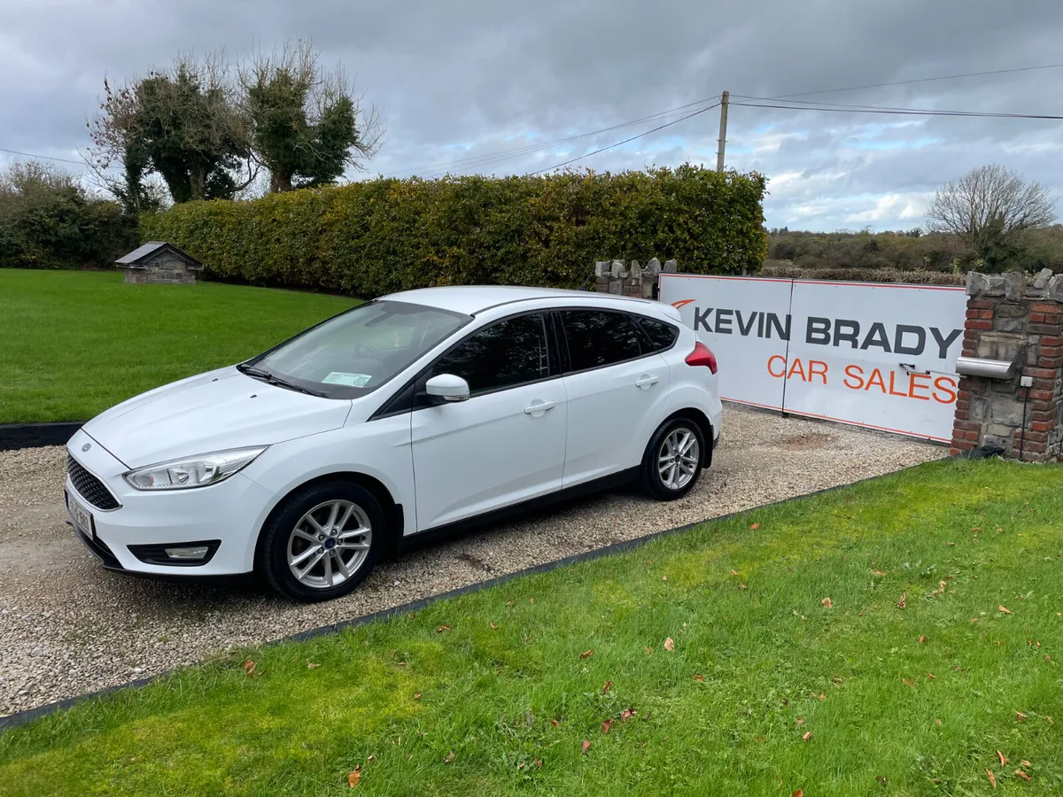 FORD FOCUS 1.0 LITRE STYLE 5 DOOR - Image 3