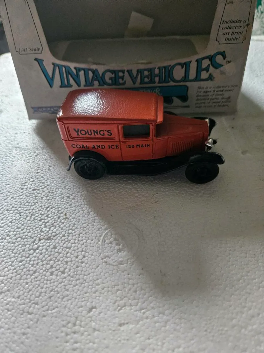 Corgi ERTL Delivery Van - Image 1