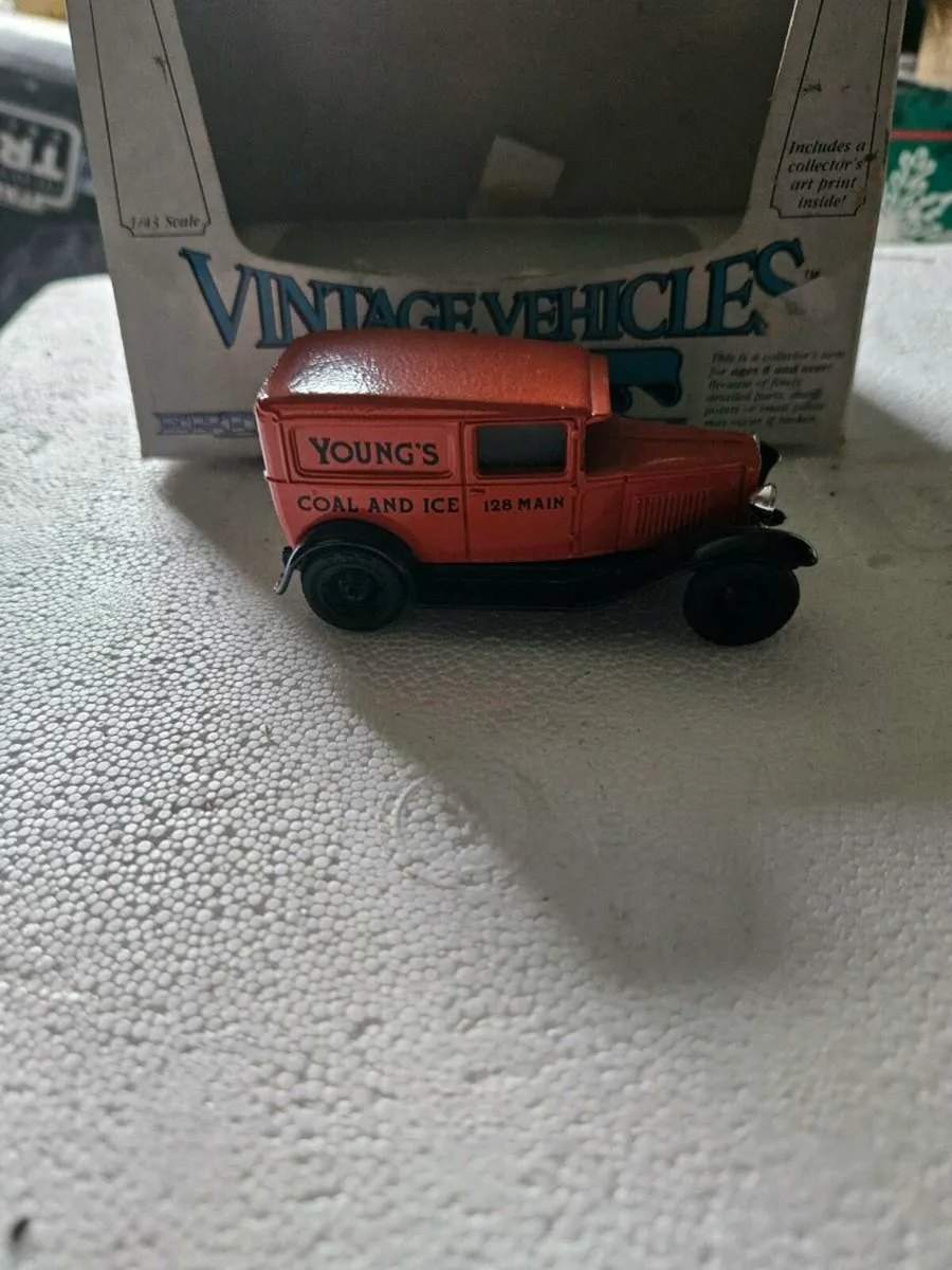 Corgi ERTL Delivery Van - Image 2