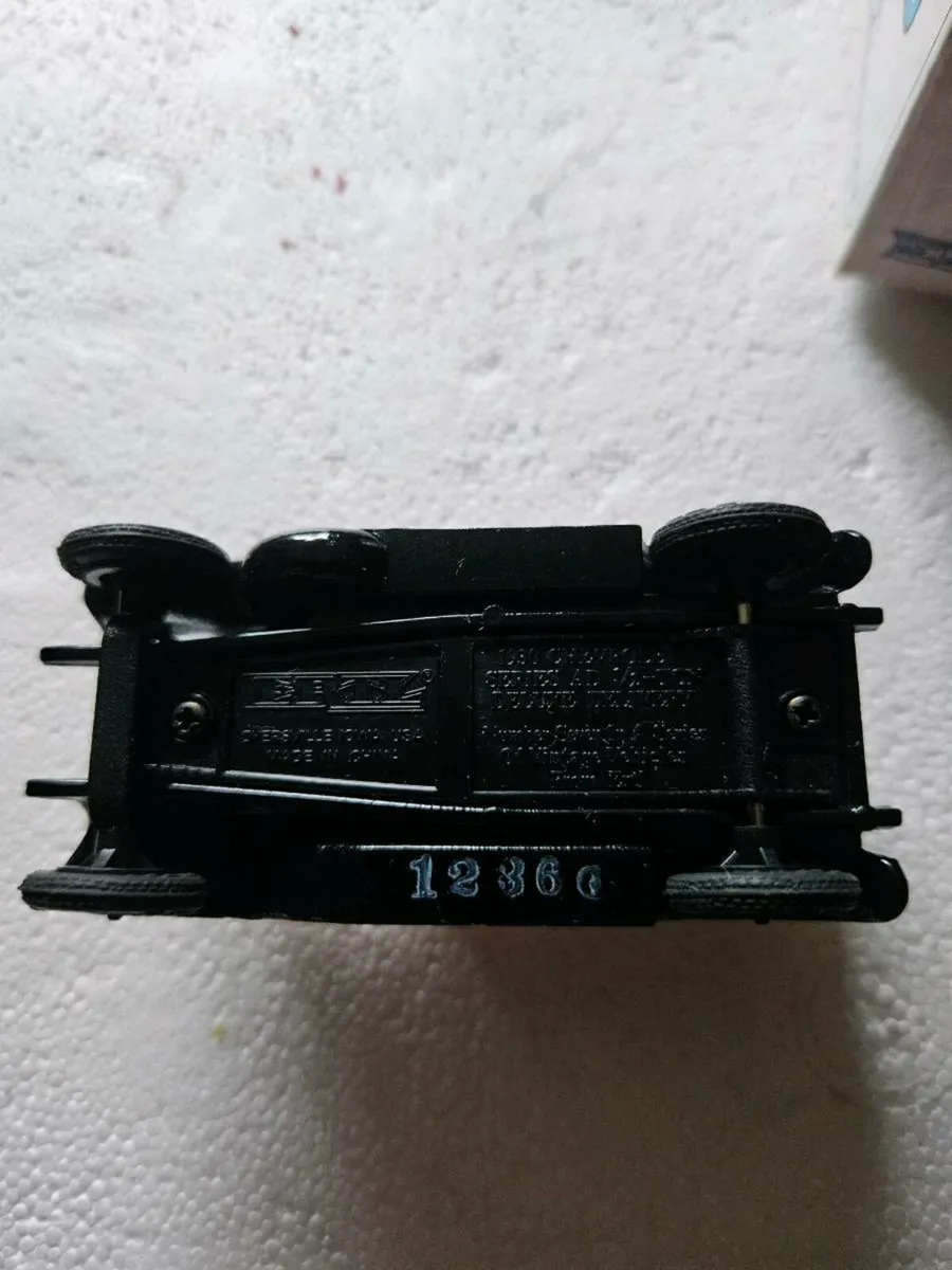 Corgi ERTL Delivery Van - Image 4