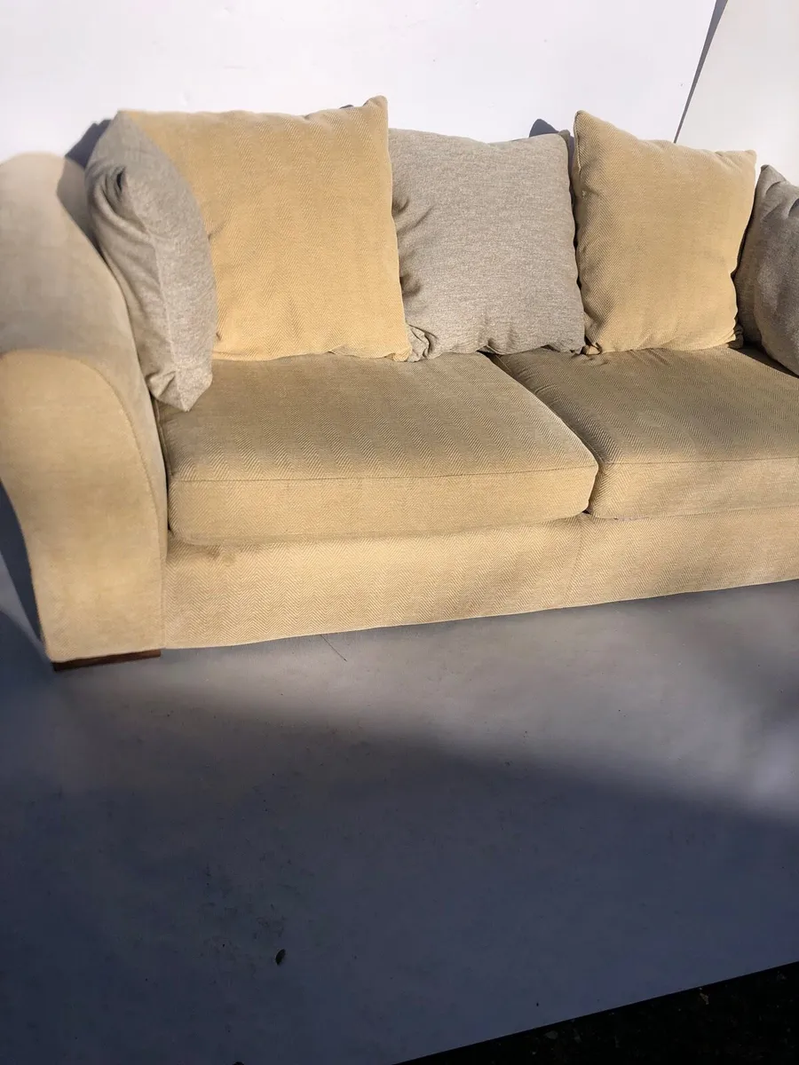 311. Suite. - Image 2