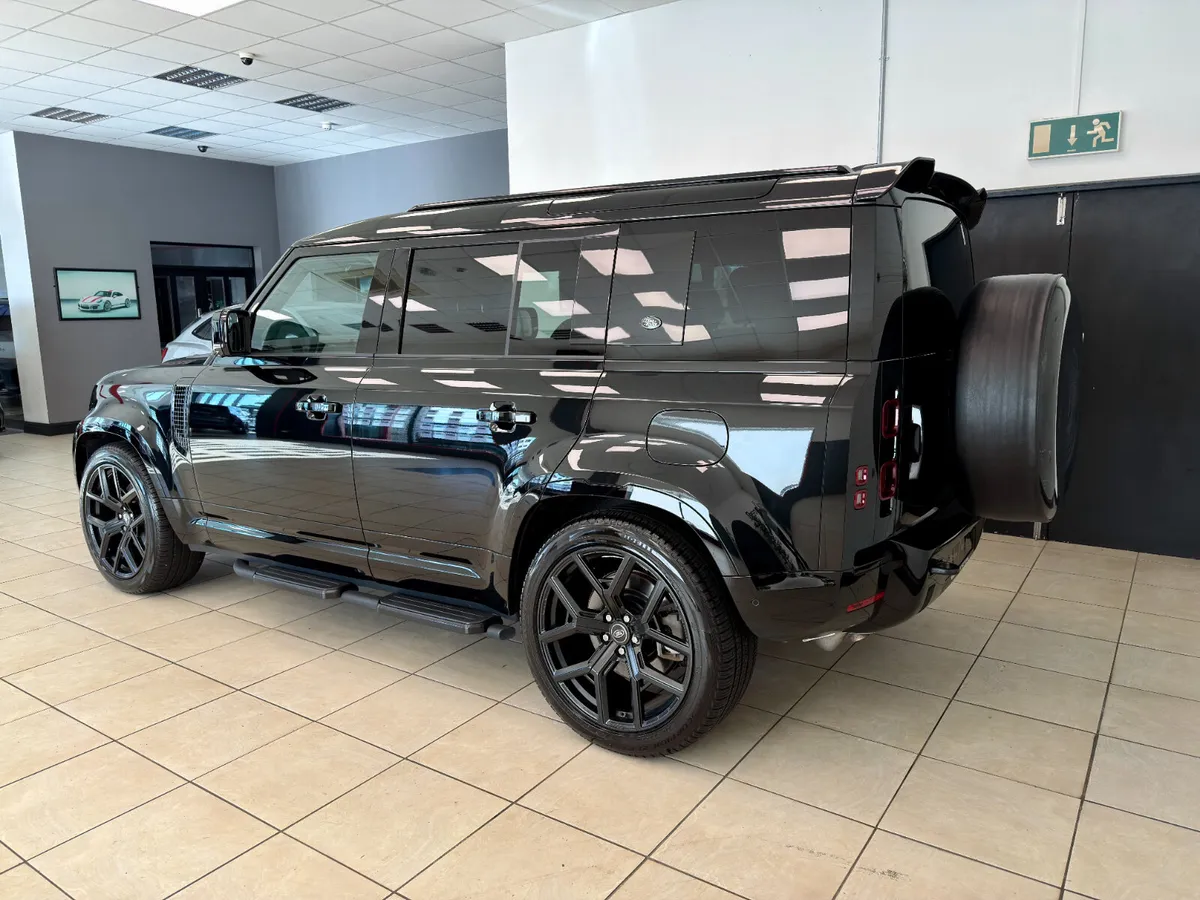 Landrover Defender 110 X Dynamic - Image 4