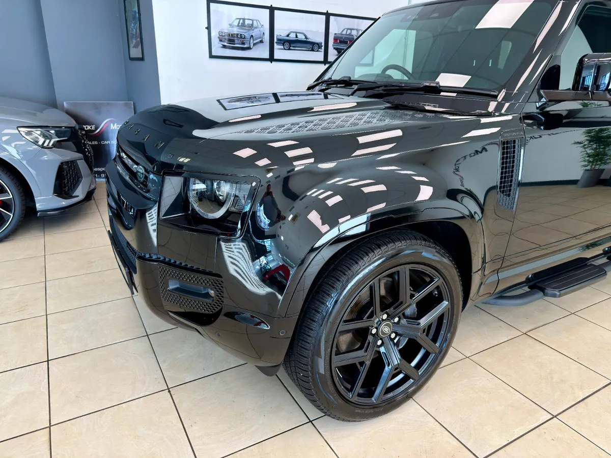 Landrover Defender 110 X Dynamic - Image 3