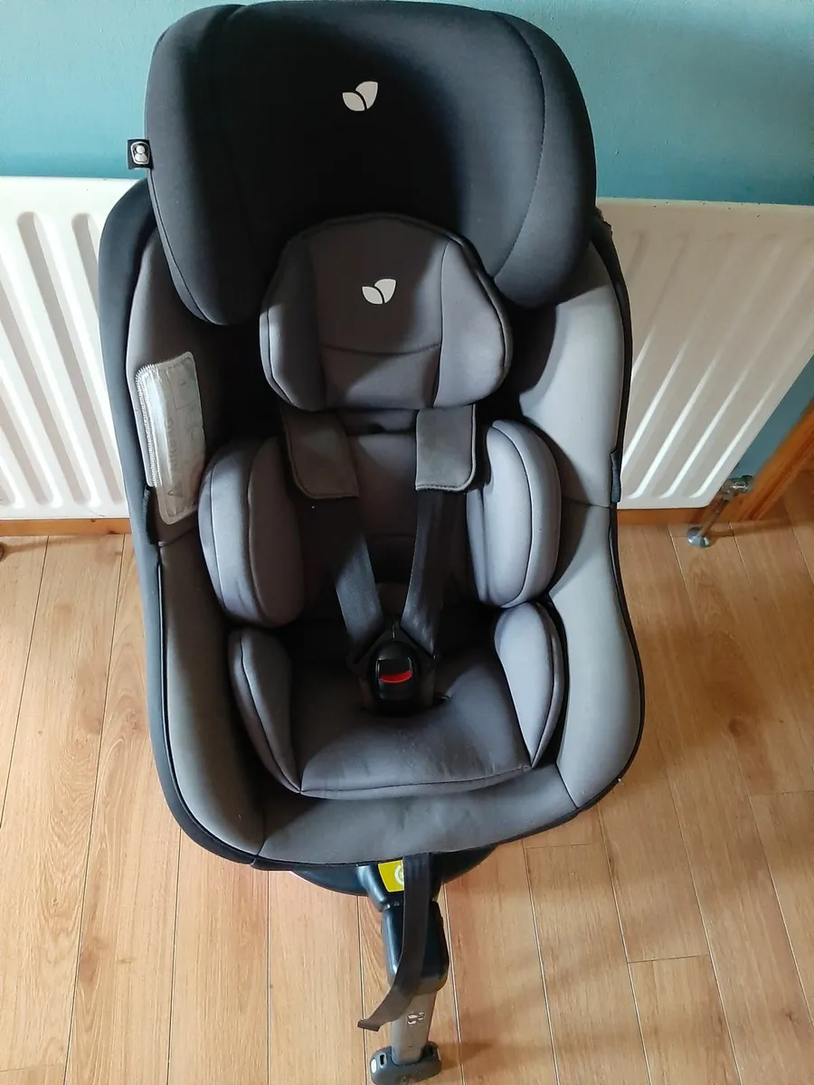 Car seat - Image 1