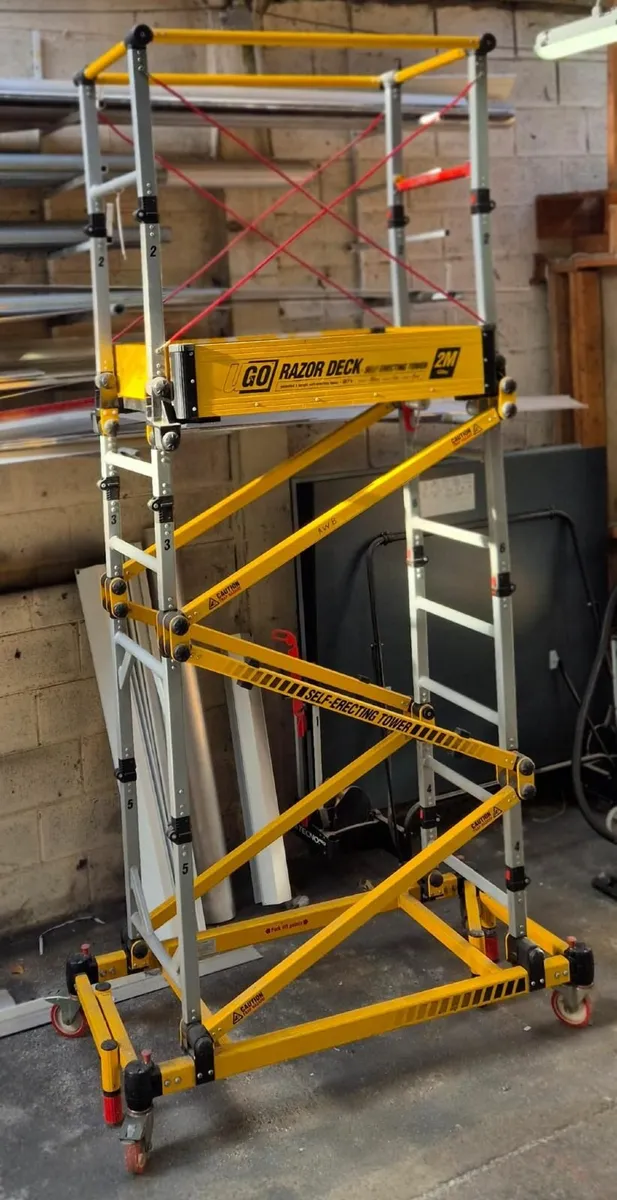 uGo Razor Deck 200 – Self-Erecting Access Platform - Image 2