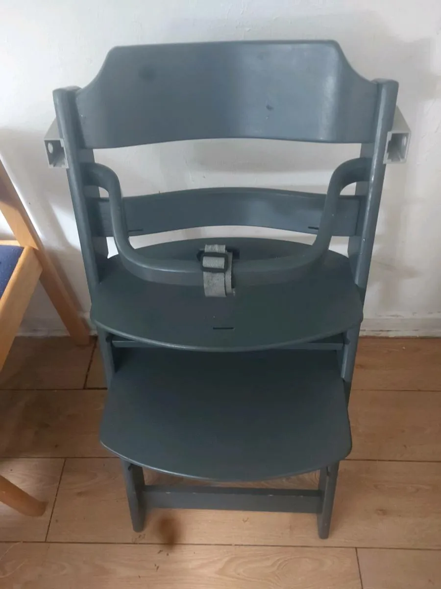 Wooden highchair - Image 3