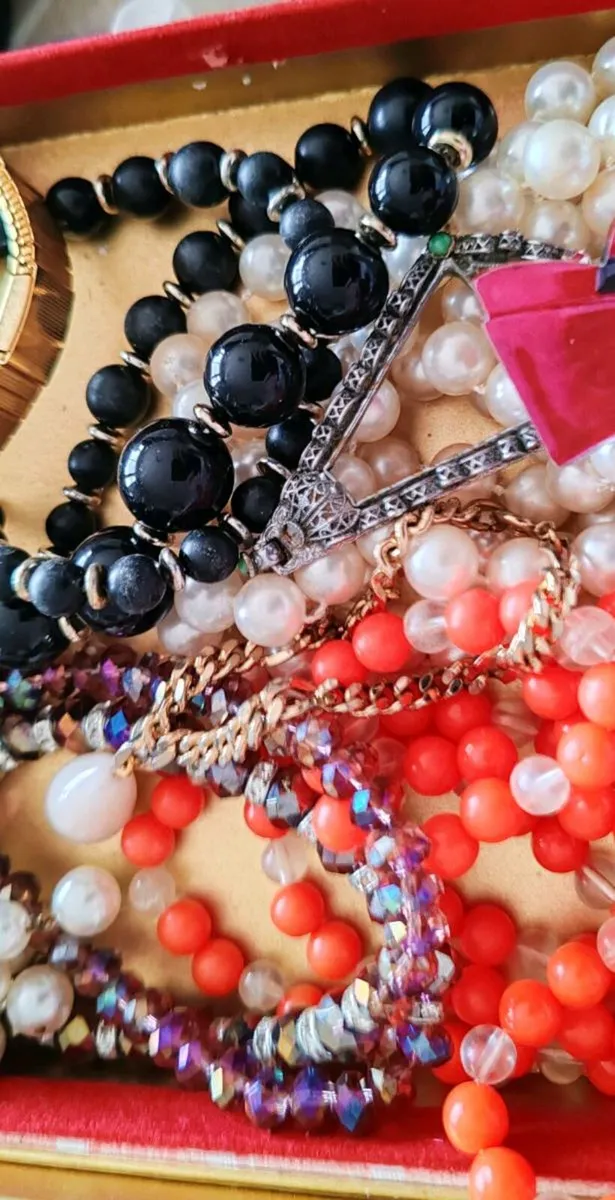 Collection of vintage and retro jewellery - Image 4