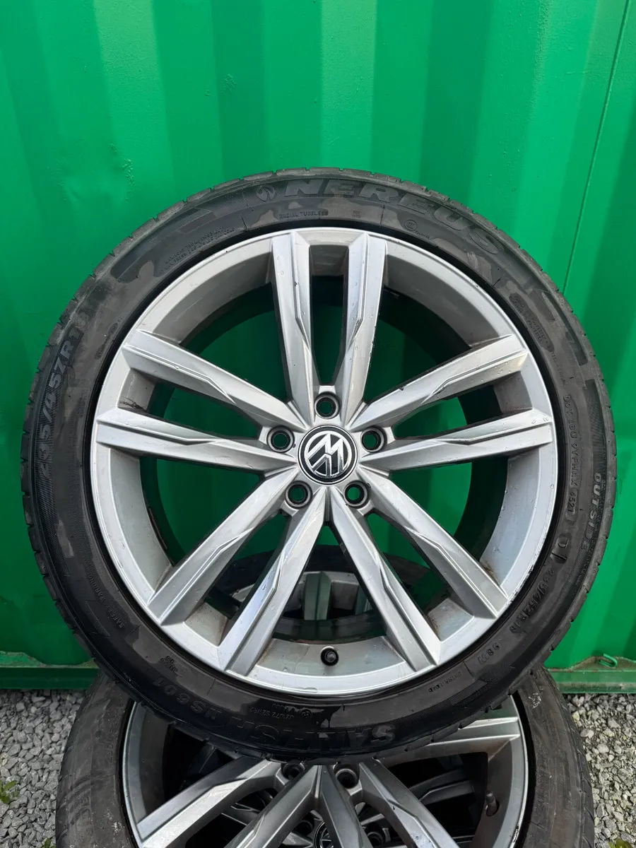 Volkswagen Passat R line wheels - Image 1