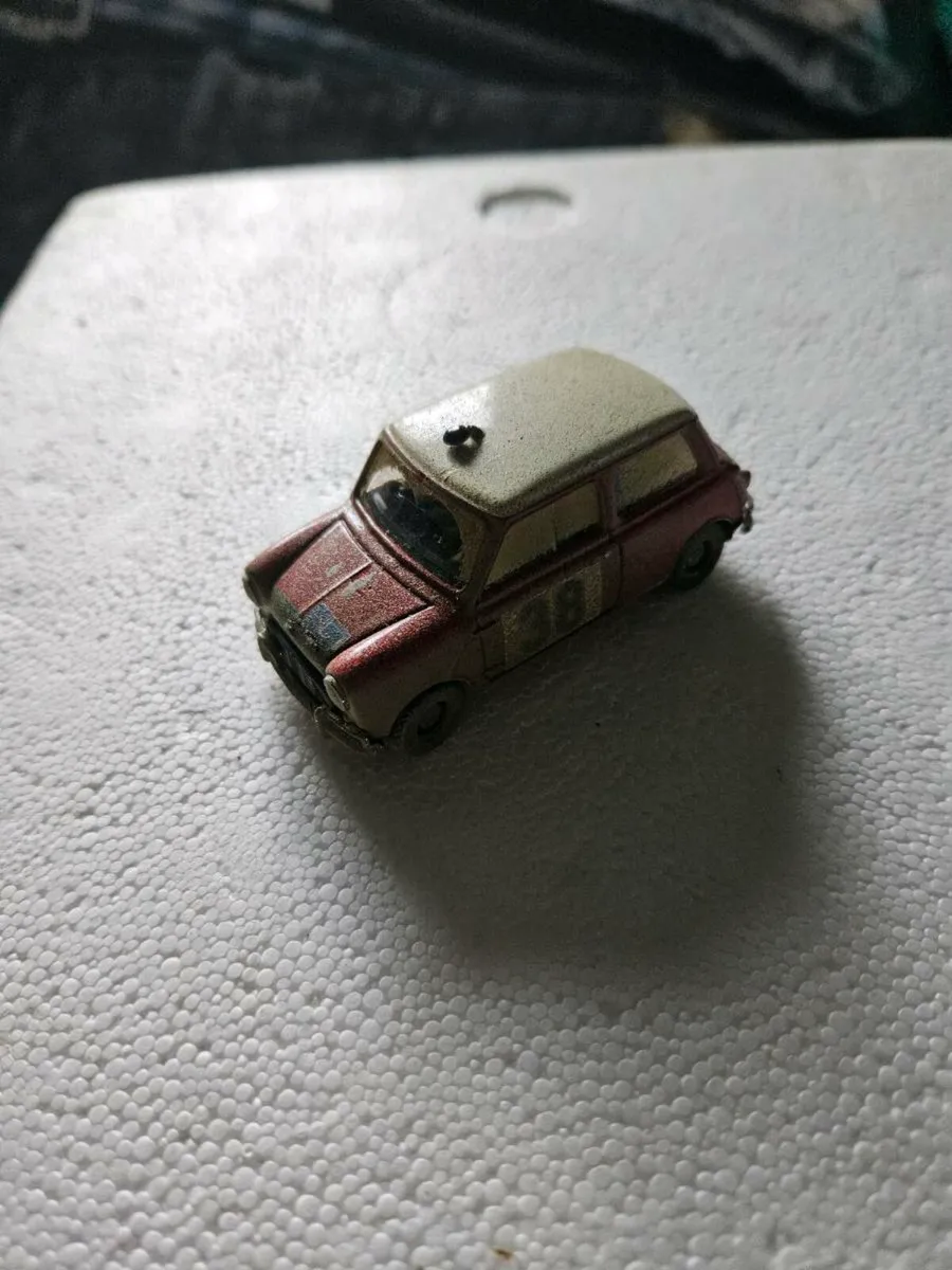 Corgi Mini Static Display Piece - Image 1