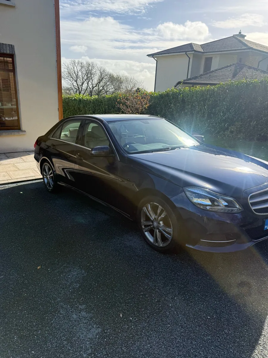 Mercedes E220 - Image 2