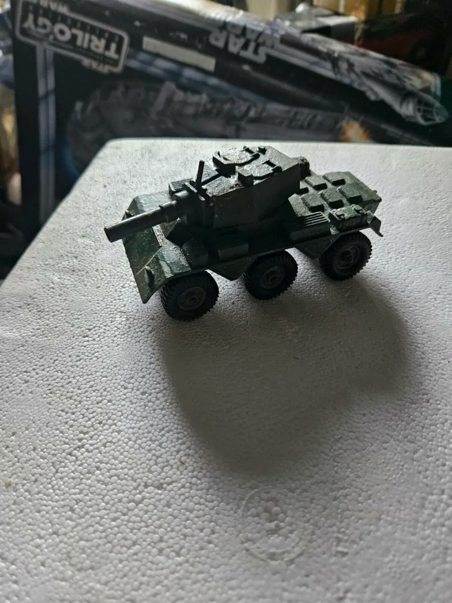Corgi Crescent British Army Armoured Car - Image 2