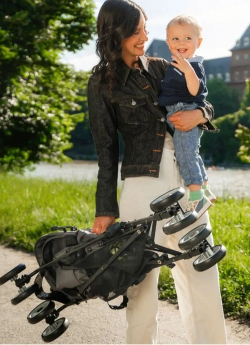 Lightweight buggy like brand new - Image 3