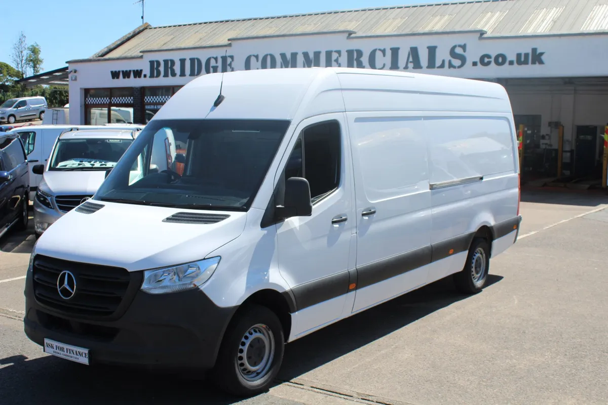 2022 Mercedes-Benz Sprinter 315 L3H2 Progressive - Image 1