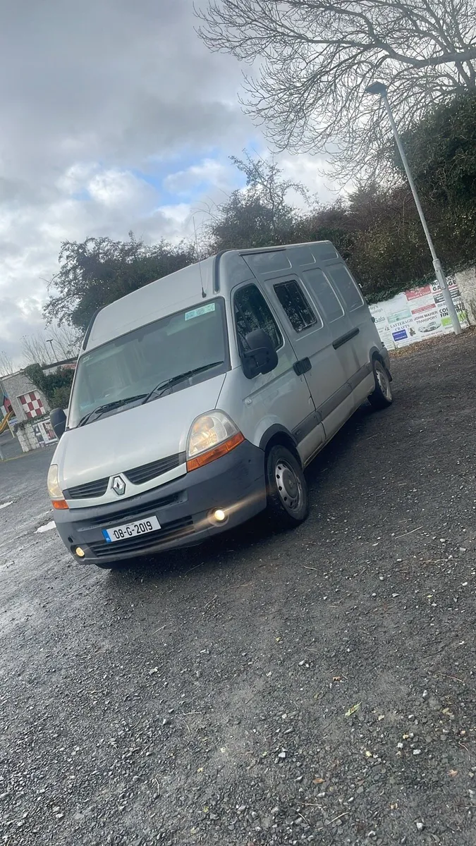 Renault master camper van - Image 1