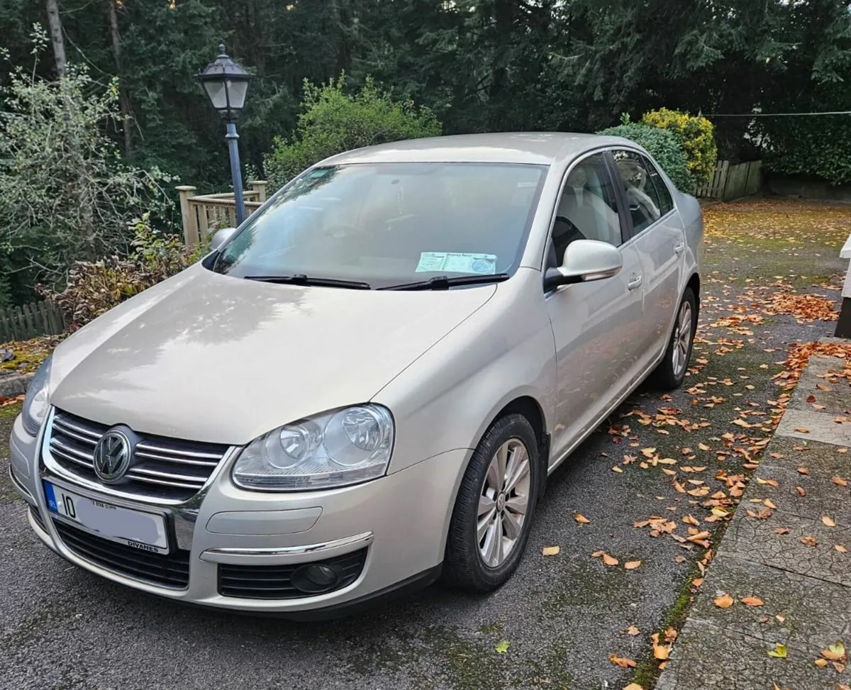 Volkswagen Jetta 2010 - Image 1