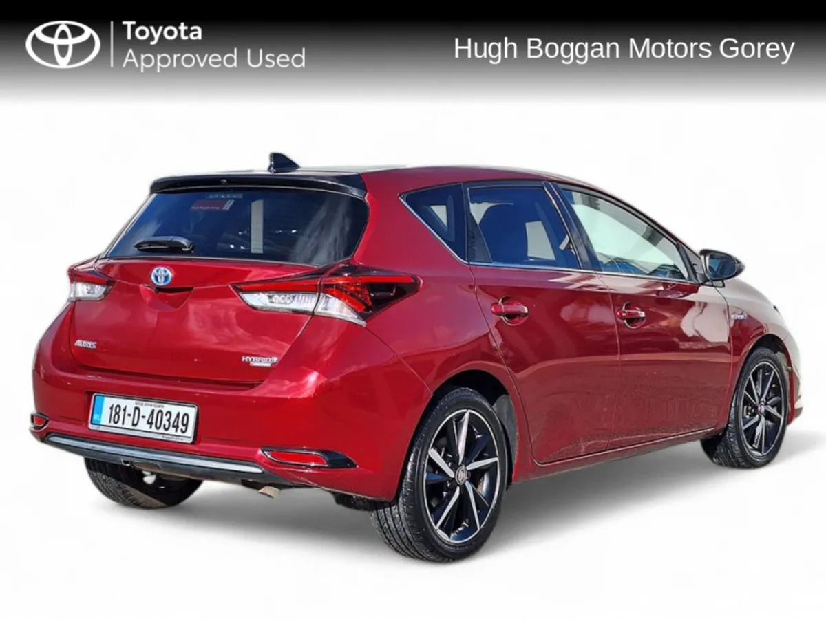 Toyota Auris Hybrid Luna Sport - Image 2