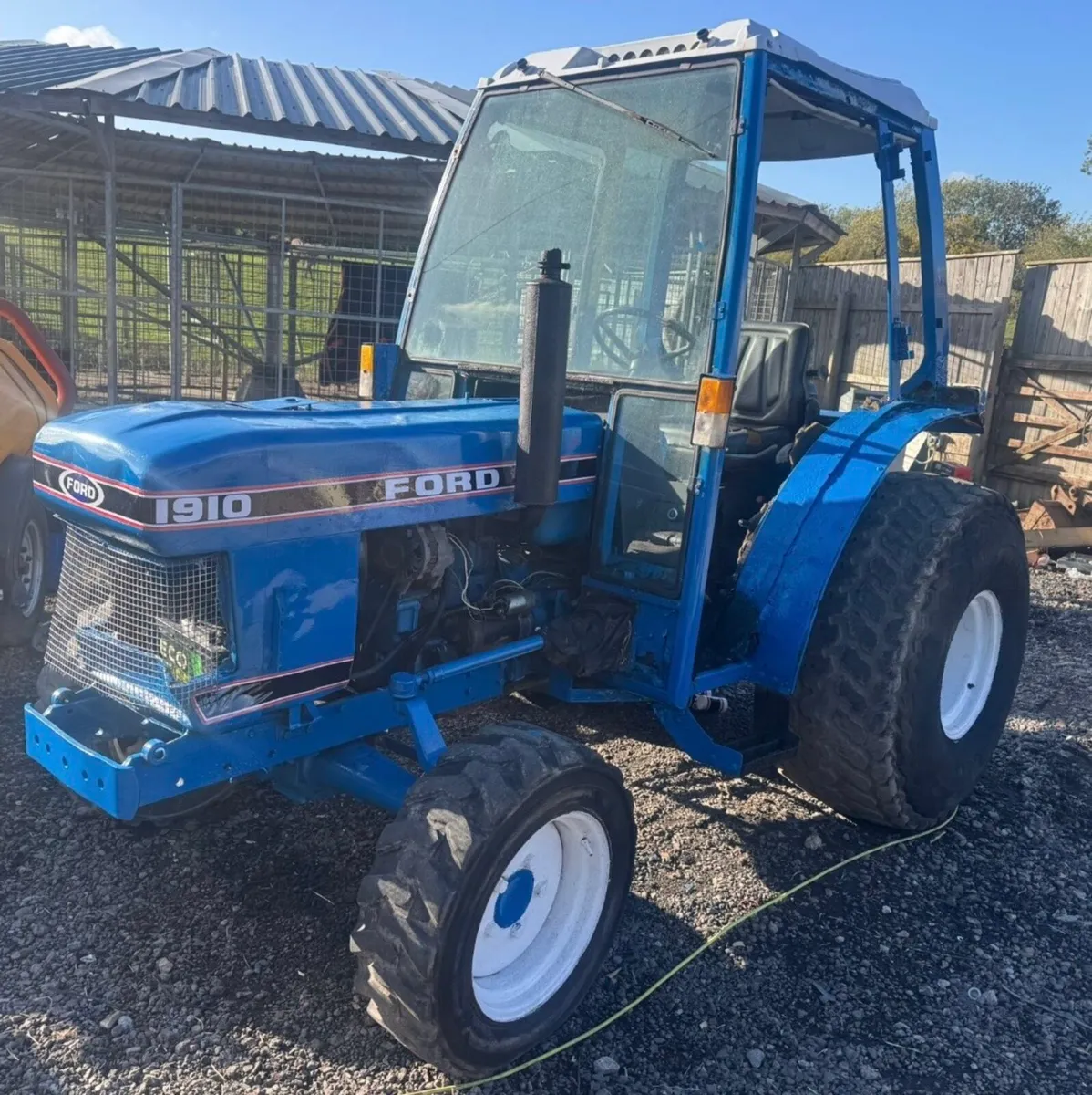New Holland 1910 compact Tractor 4x4