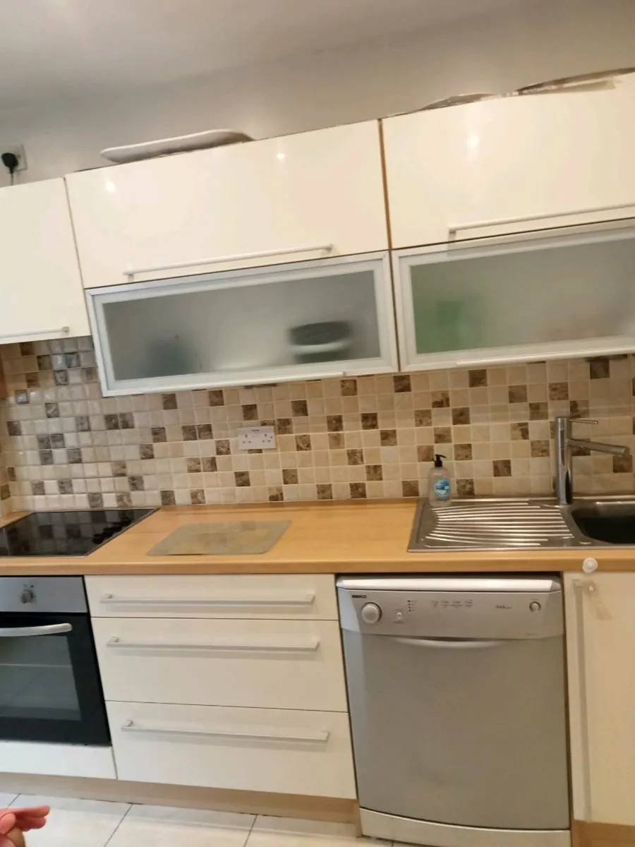 Complete Kitchen - Image 3