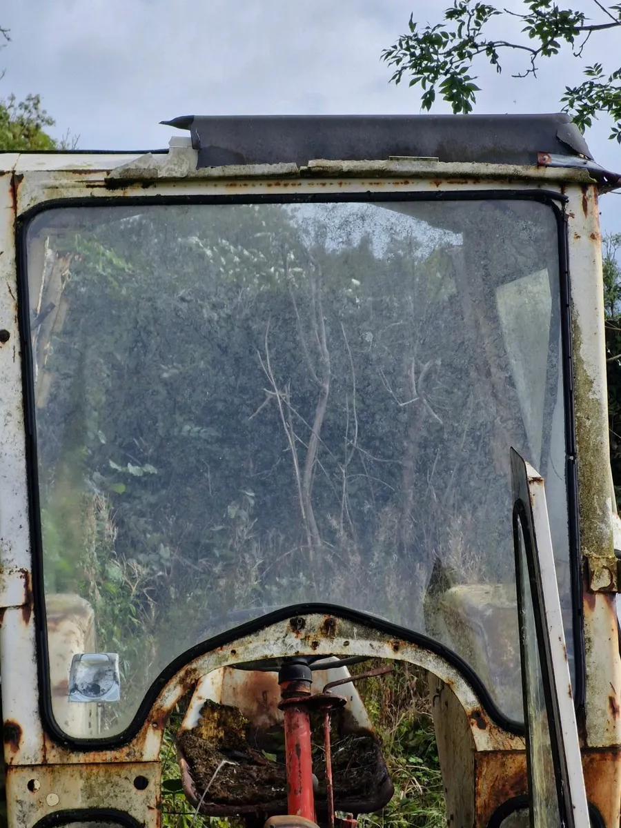 David Brown 995 Doors & Cab Glass - Image 2