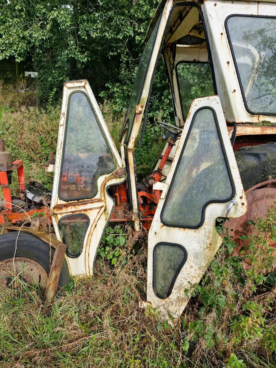 David Brown 995 Doors & Cab Glass - Image 1