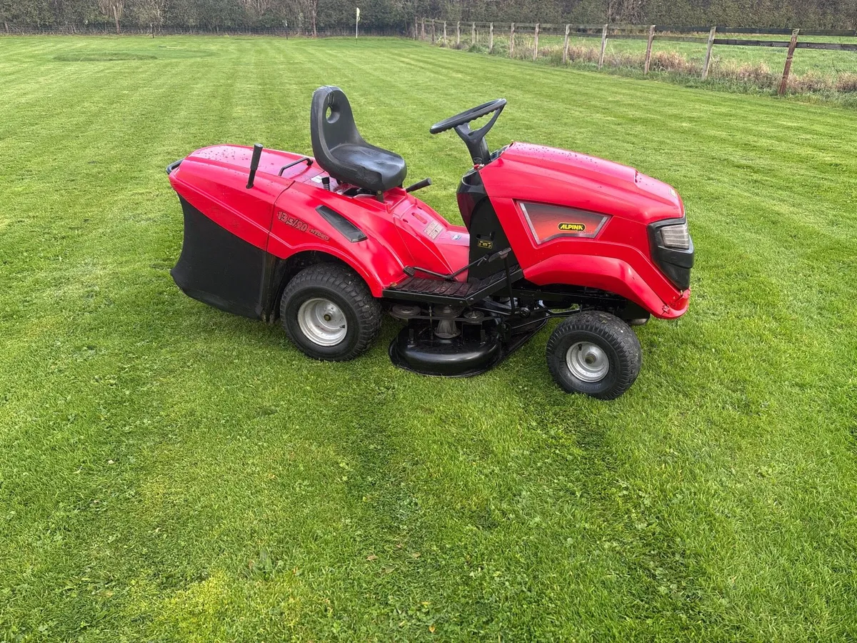 Ride on lawnmower - Image 1