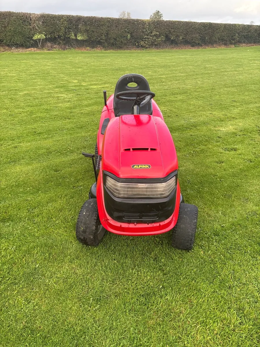 Ride on lawnmower - Image 2